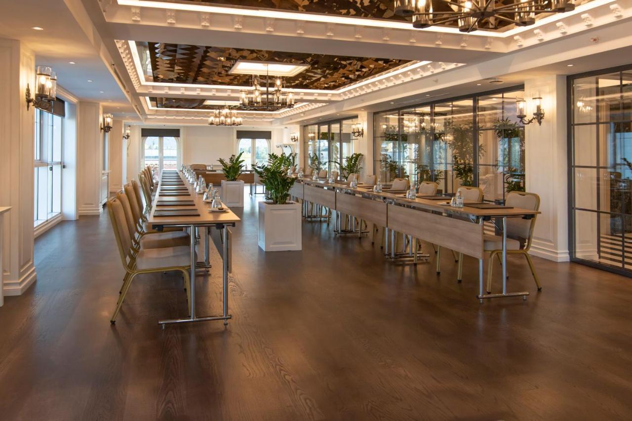 Xheko Imperial Luxury Hotel & Spa Tirana Eksteriør billede The interior of the restaurant