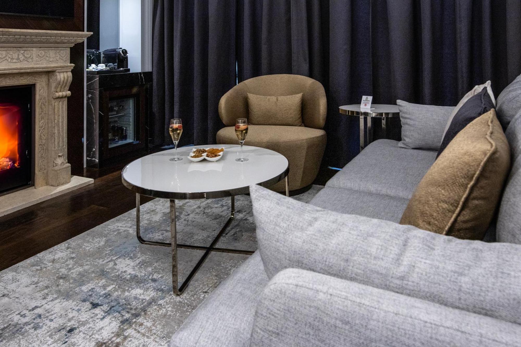 Xheko Imperial Luxury Hotel & Spa Tirana Eksteriør billede A 3D rendering of a living room