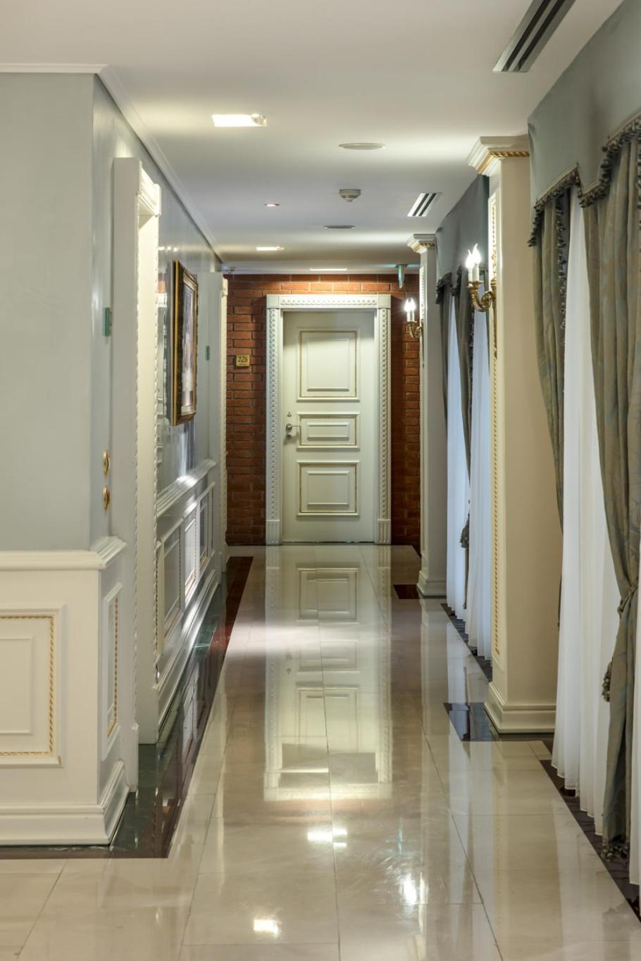 Xheko Imperial Luxury Hotel & Spa Tirana Værelse billede A corridor