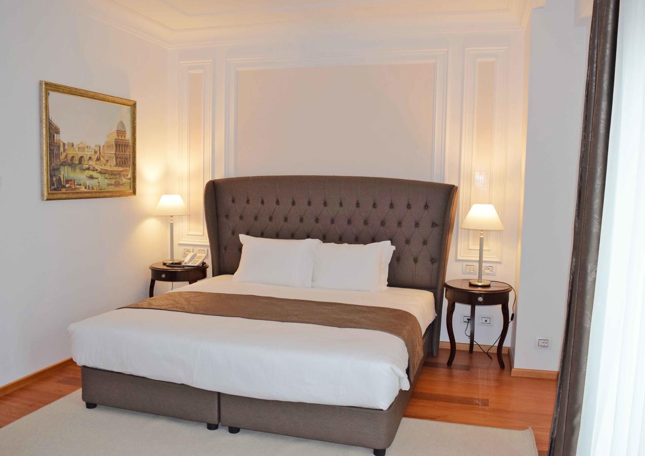 Xheko Imperial Luxury Hotel & Spa Tirana Eksteriør billede A bedroom at the hotel
