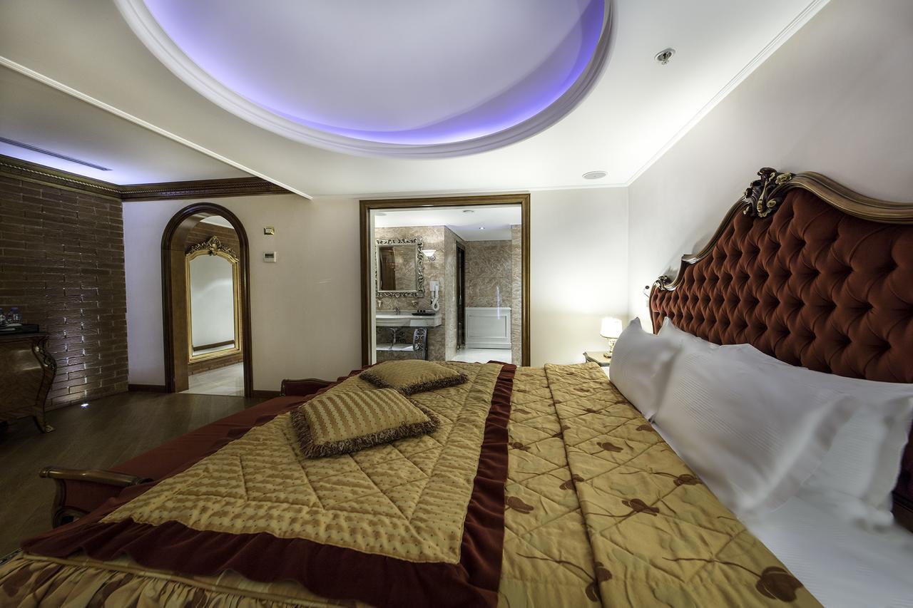 Xheko Imperial Luxury Hotel & Spa Tirana Eksteriør billede A room at the hotel