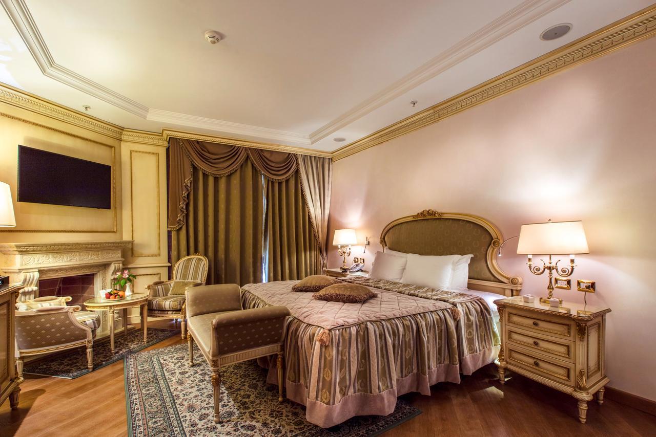 Xheko Imperial Luxury Hotel & Spa Tirana Eksteriør billede A bedroom at the hotel